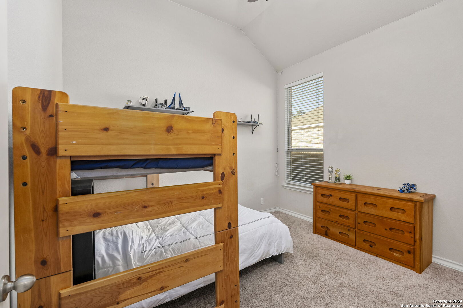 1394 RIGBY PARK