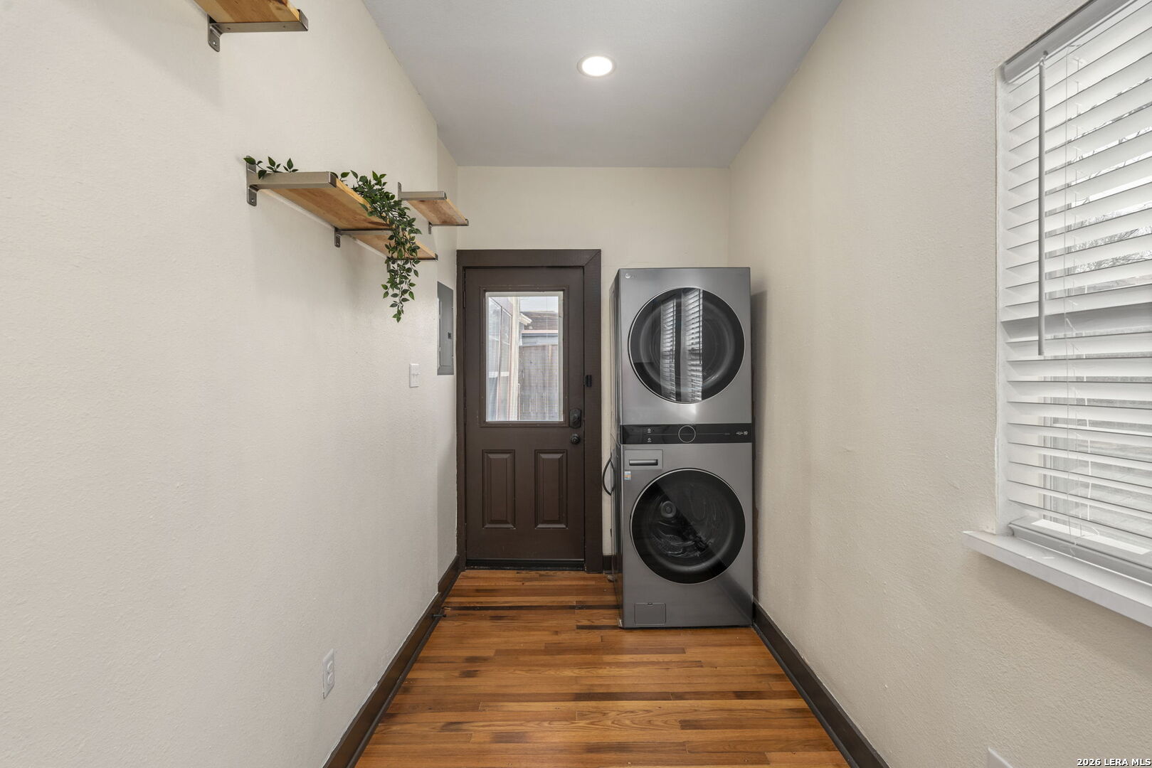 1526 Schley