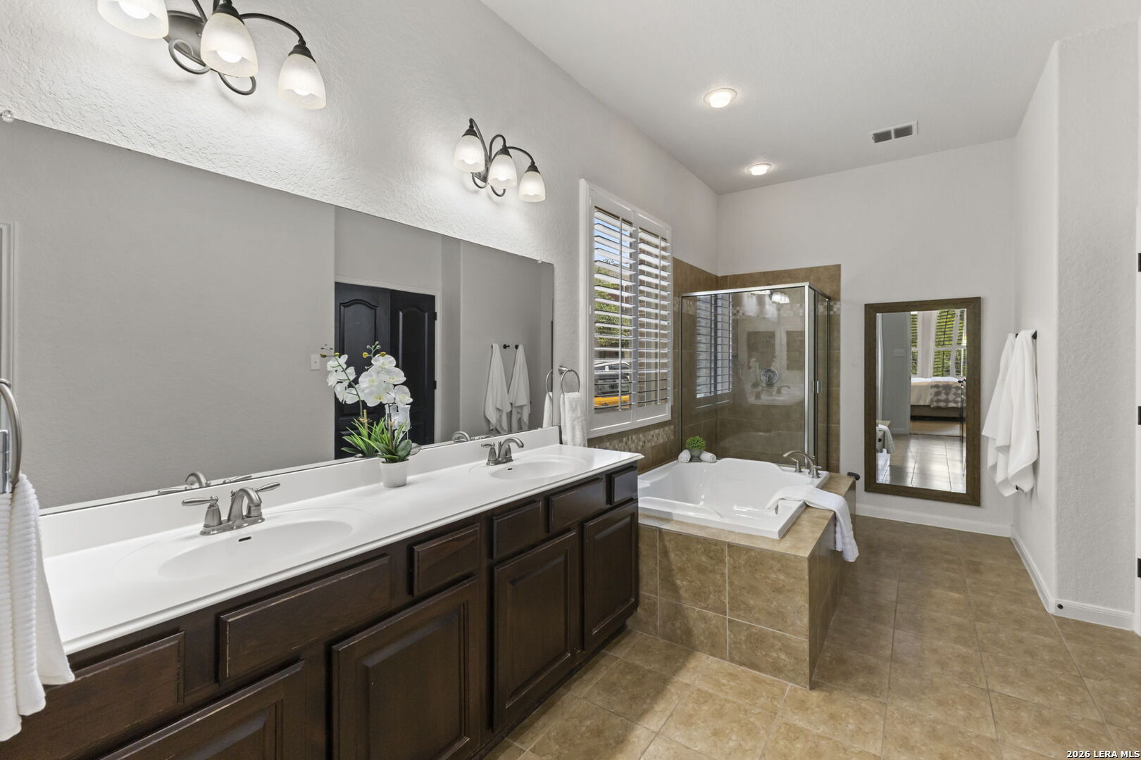 11823 Newton Trail