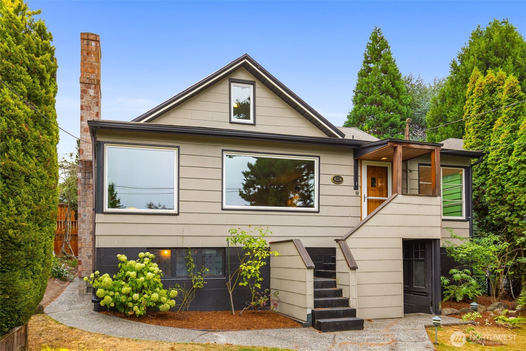 4224 3rd Avenue NW