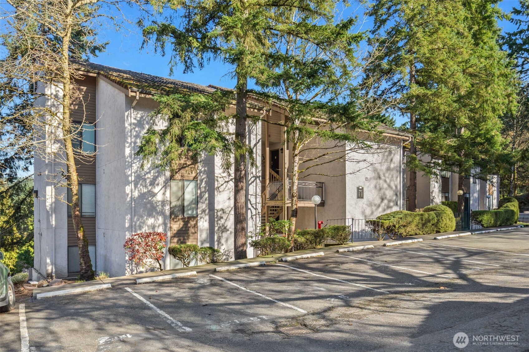 10419 NE 32nd Place Unit: E204