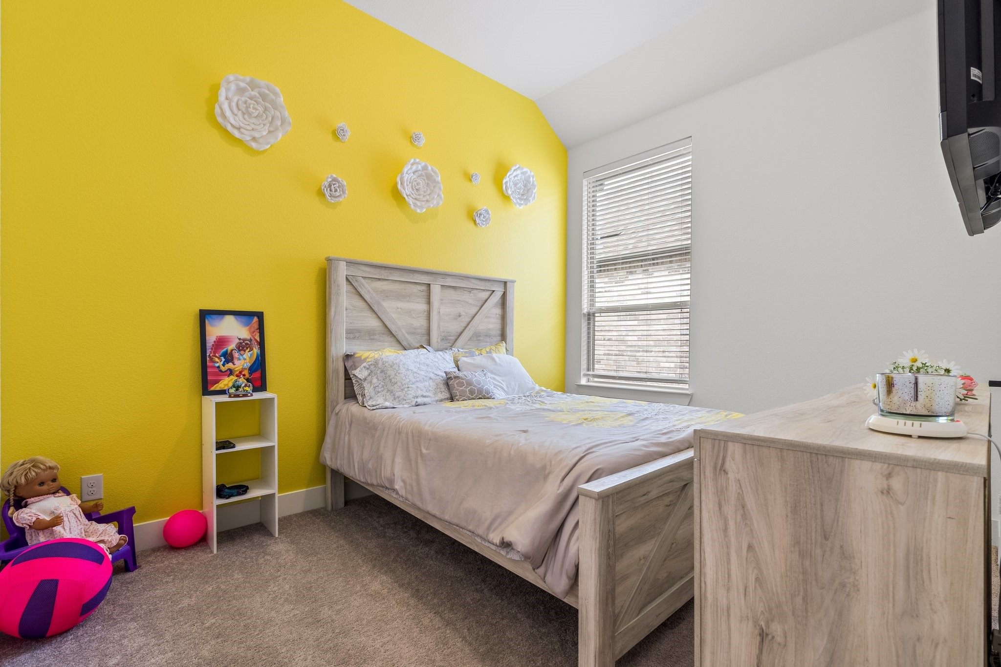 1618 Snowdrop Drive