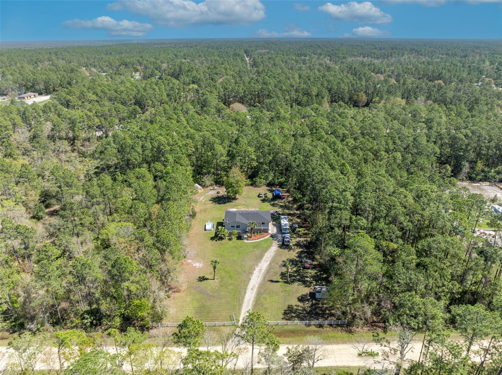 1605 GUAVA LN