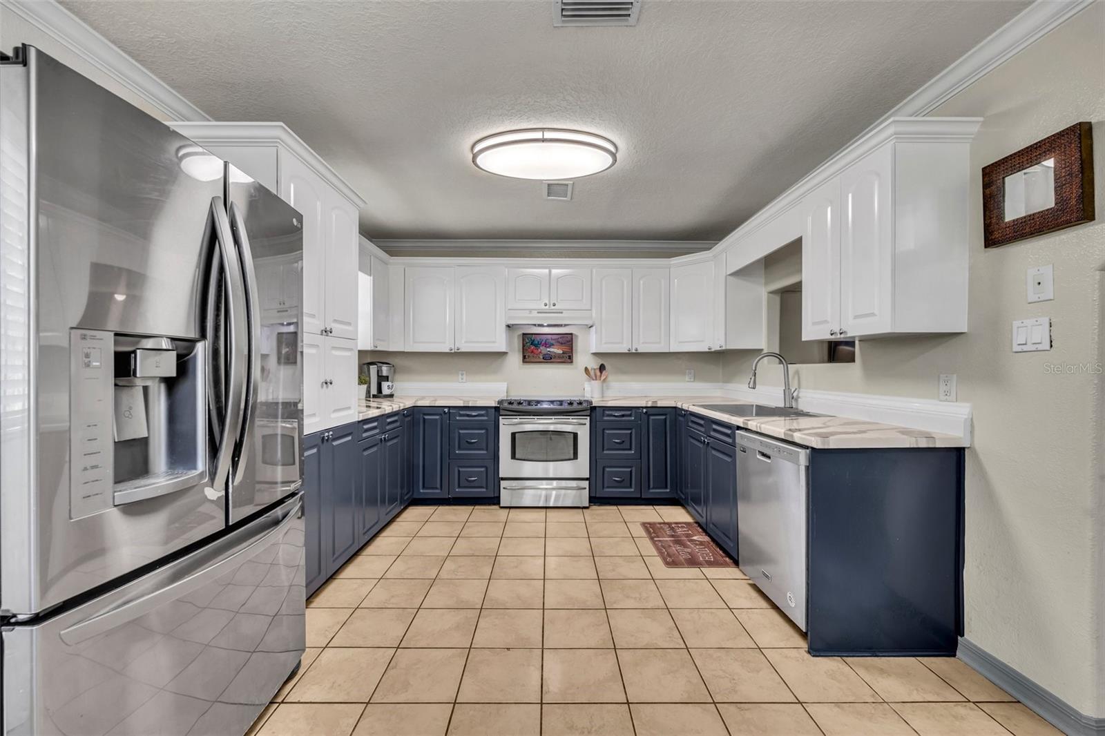1605 GUAVA LN