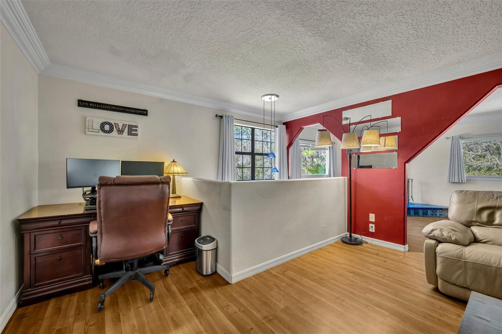 1605 GUAVA LN