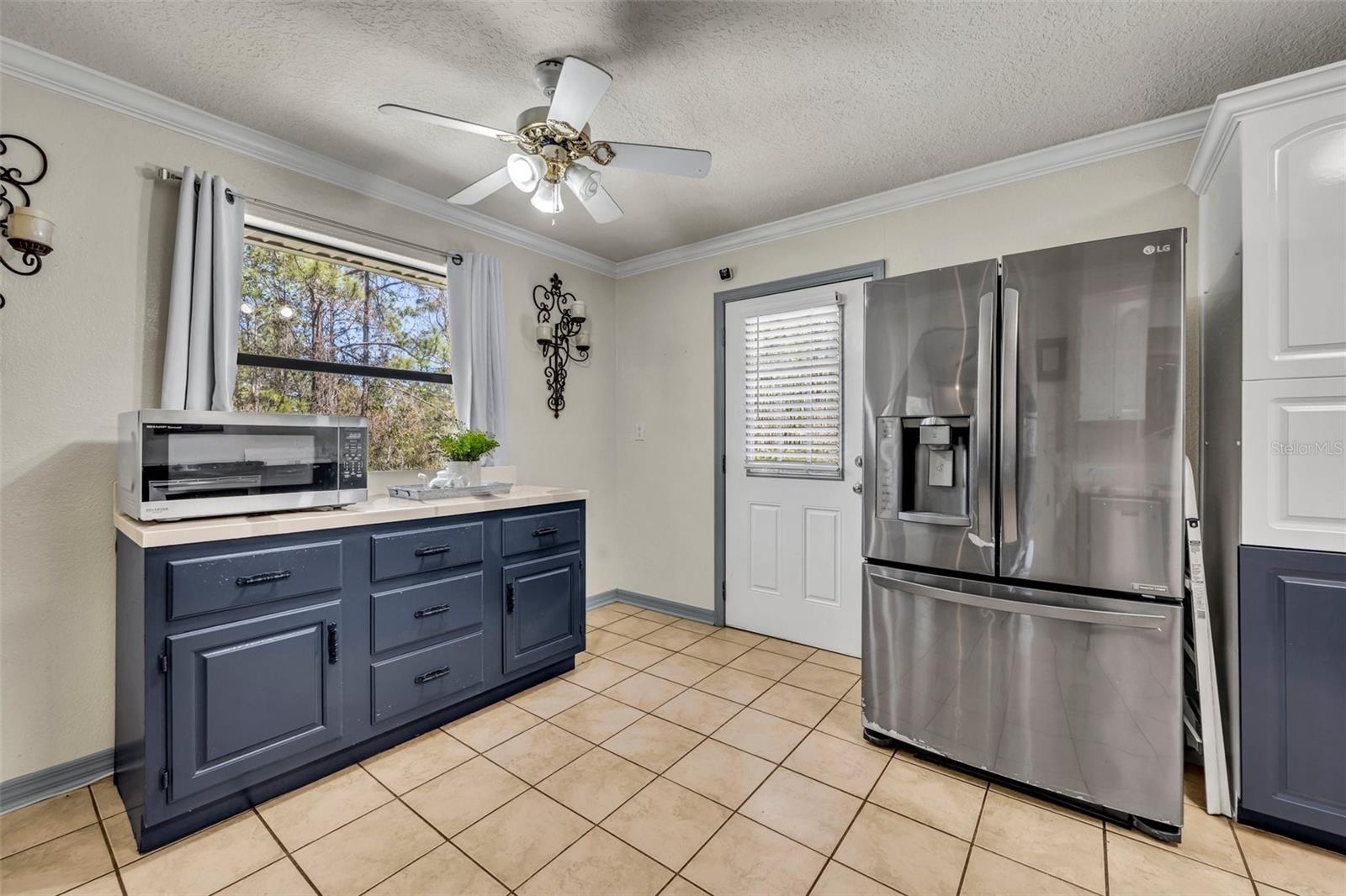 1605 GUAVA LN