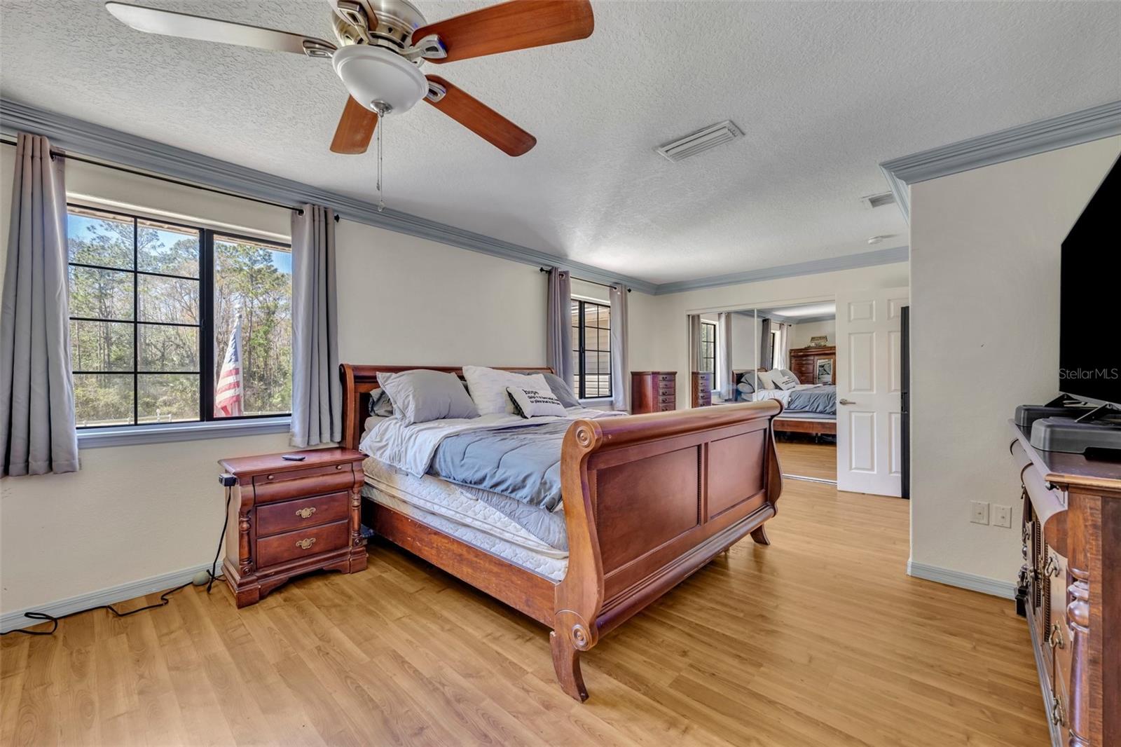 1605 GUAVA LN
