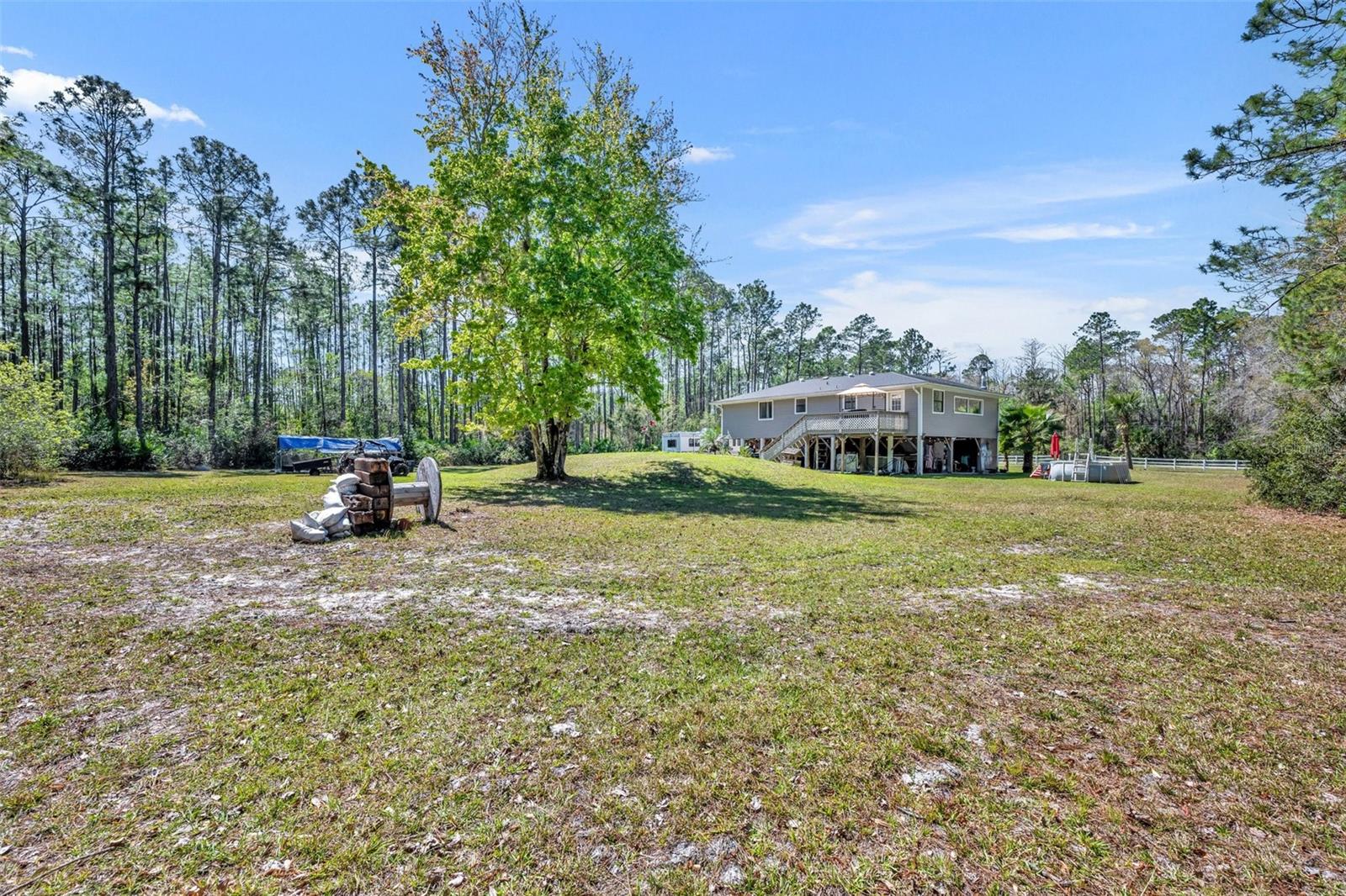 1605 GUAVA LN