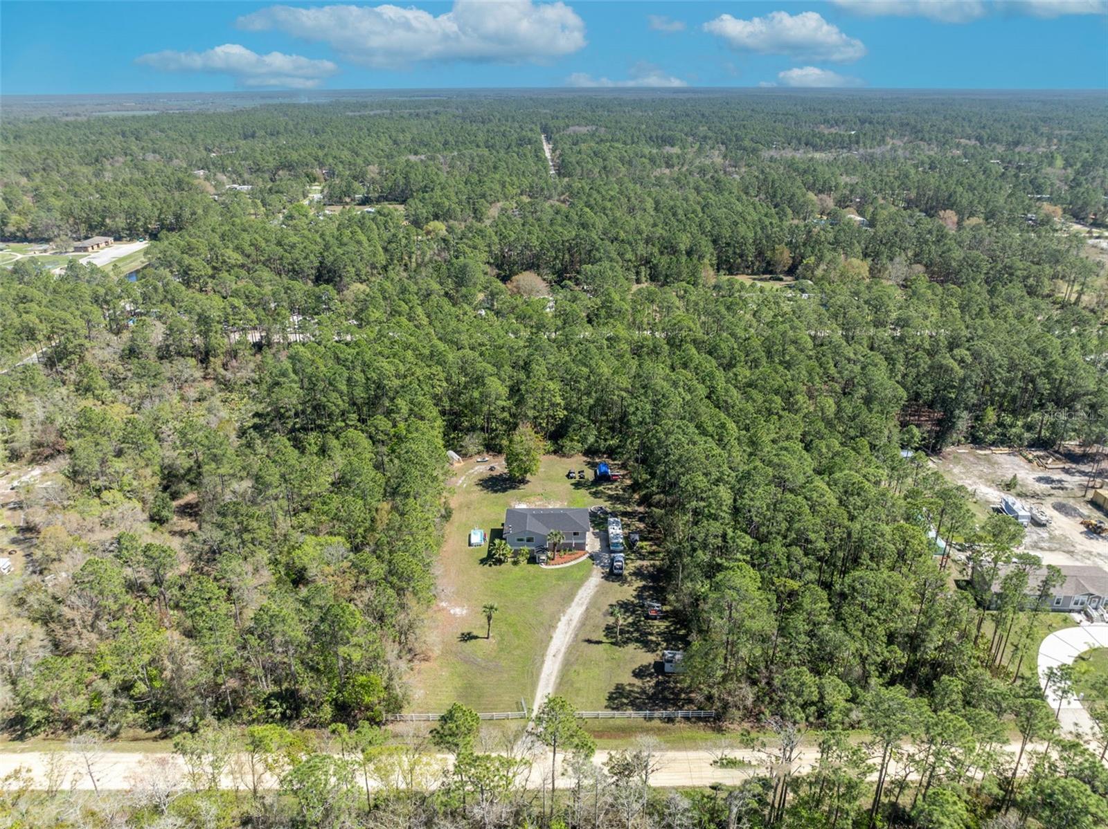 1605 GUAVA LN
