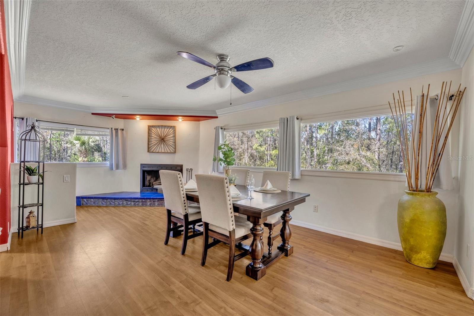 1605 GUAVA LN