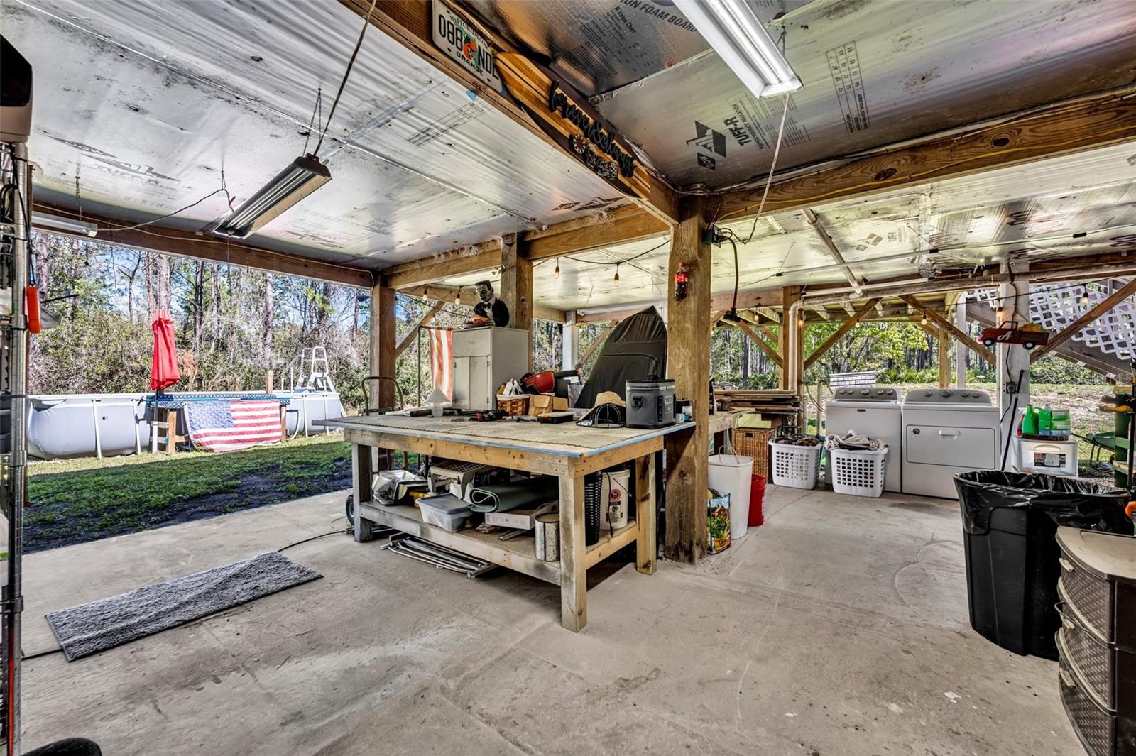 1605 GUAVA LN