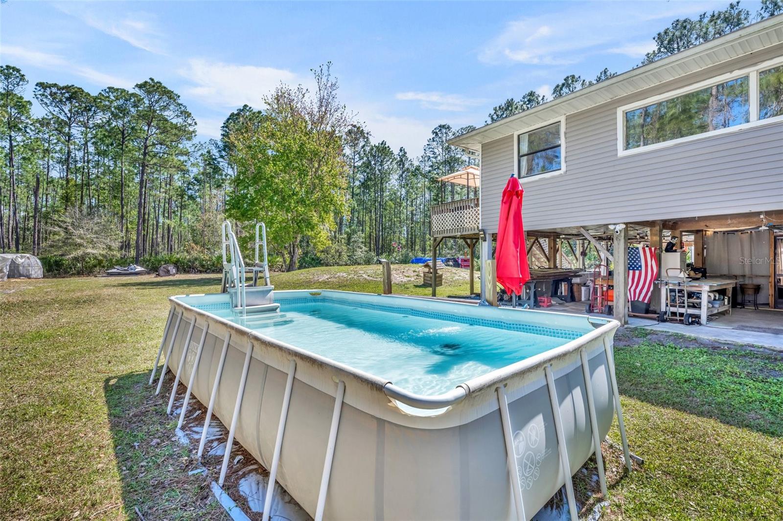 1605 GUAVA LN
