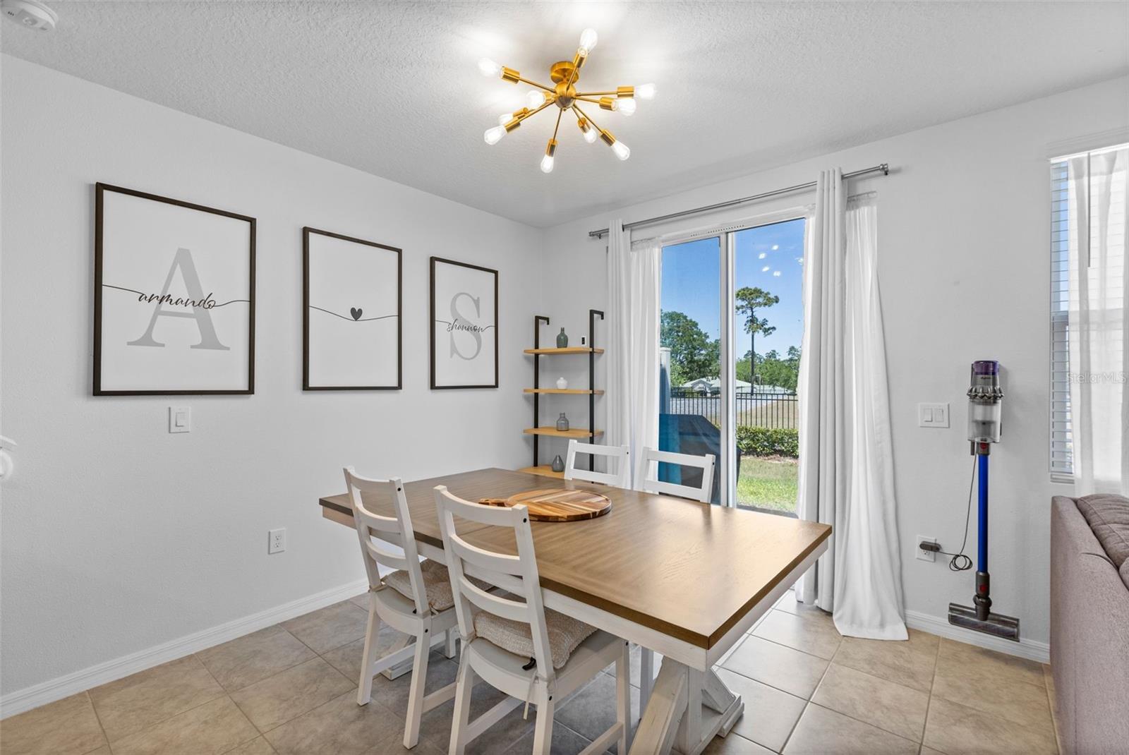 1425 PRAIRIE MEADOWS WAY