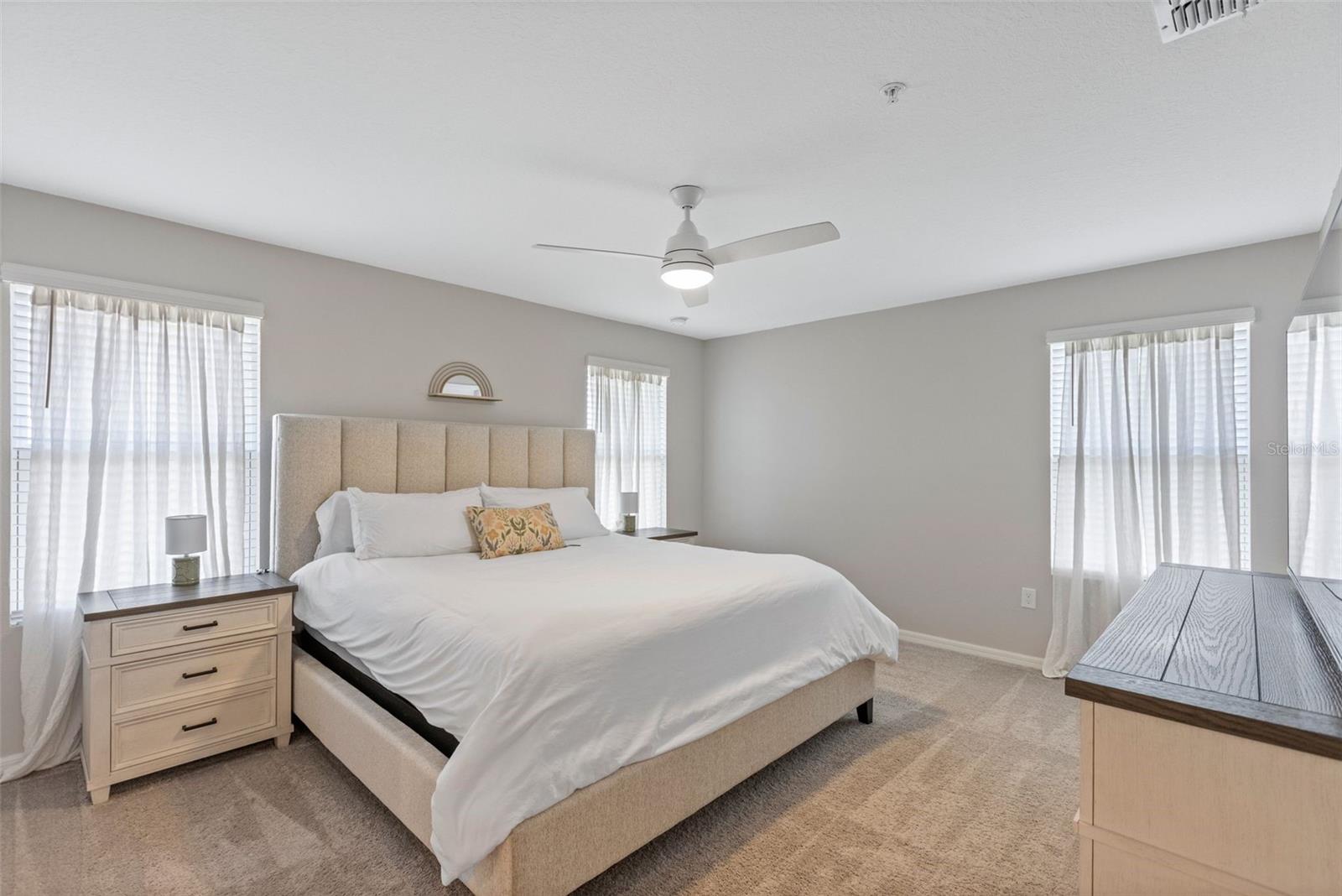 1425 PRAIRIE MEADOWS WAY