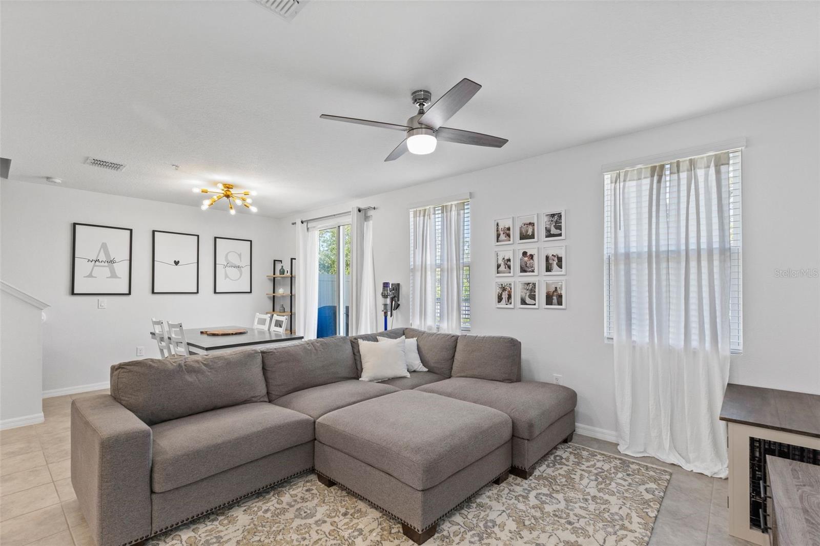 1425 PRAIRIE MEADOWS WAY