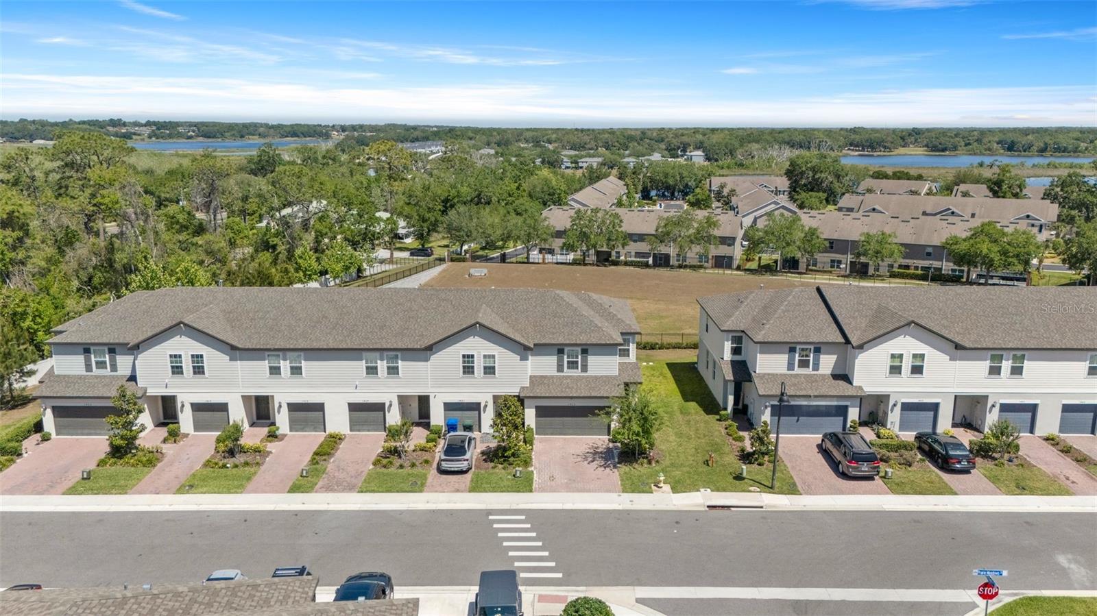 1425 PRAIRIE MEADOWS WAY