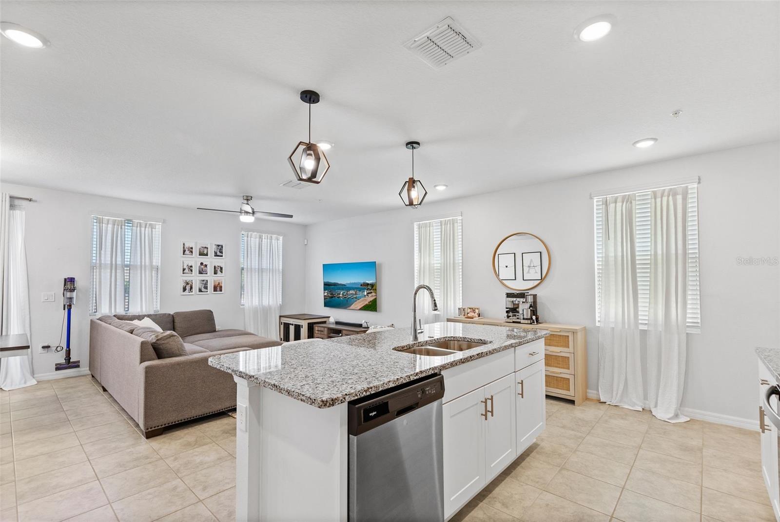 1425 PRAIRIE MEADOWS WAY
