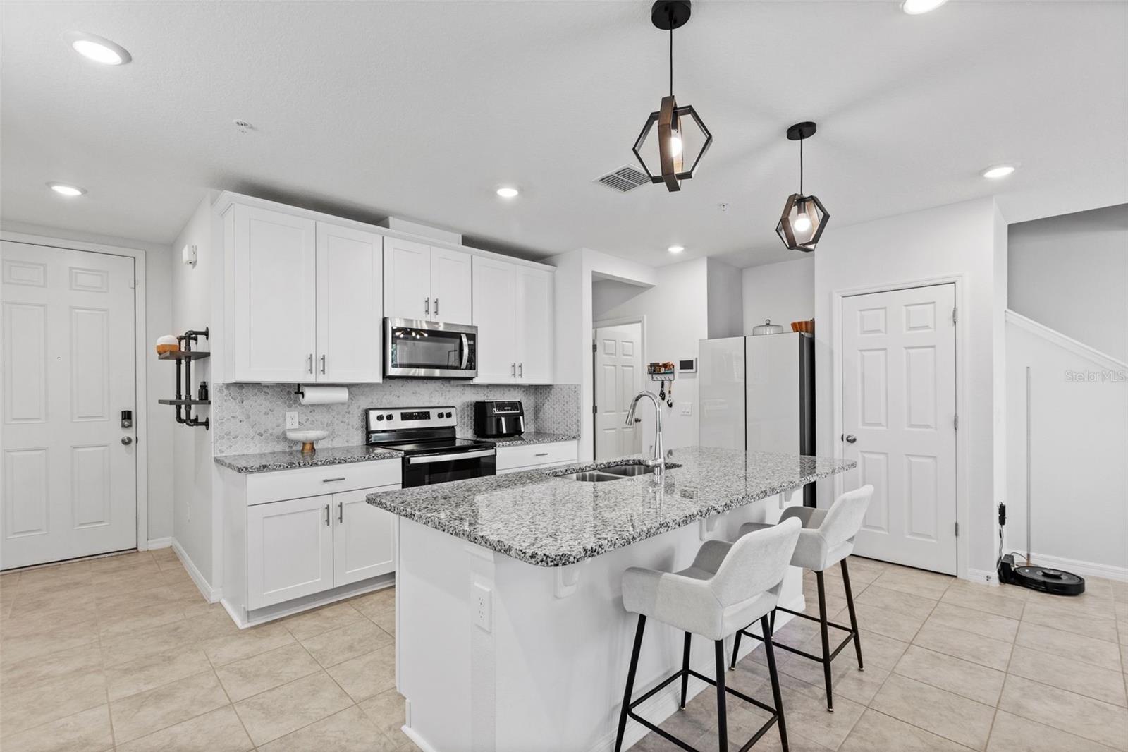 1425 PRAIRIE MEADOWS WAY