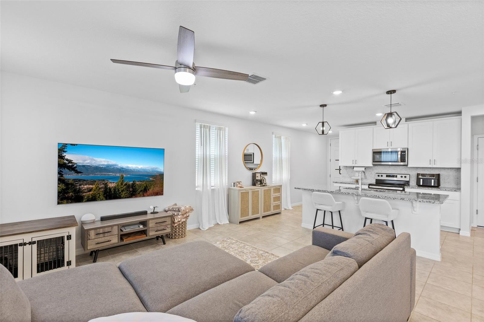 1425 PRAIRIE MEADOWS WAY