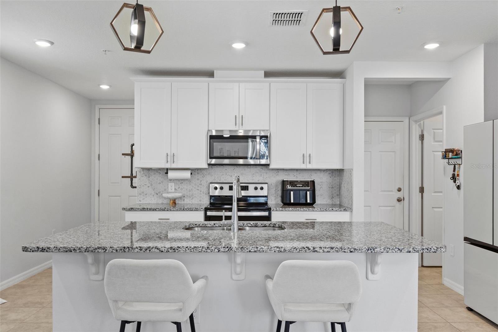 1425 PRAIRIE MEADOWS WAY