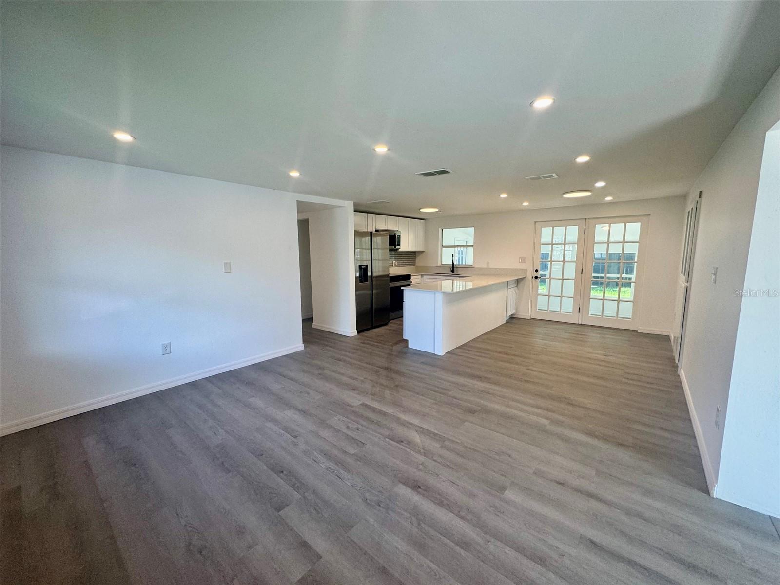 804 STARKE LAKE CIR