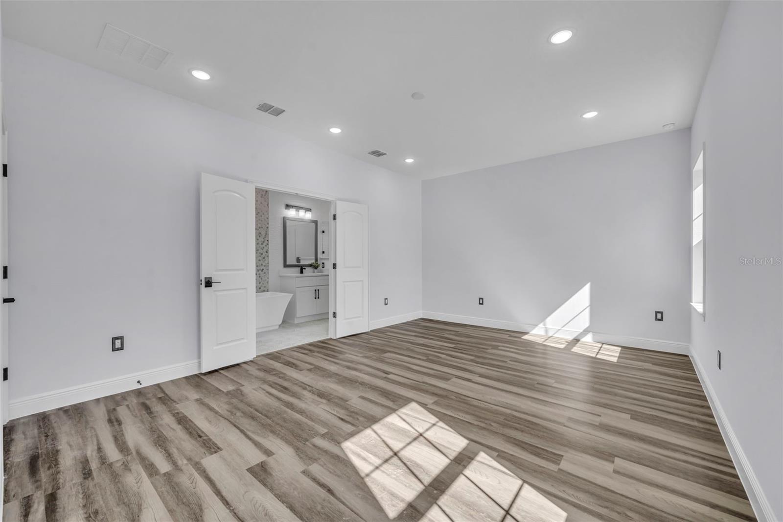 256 HIBISCUS LN