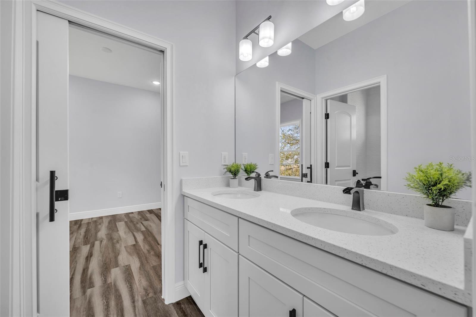 256 HIBISCUS LN