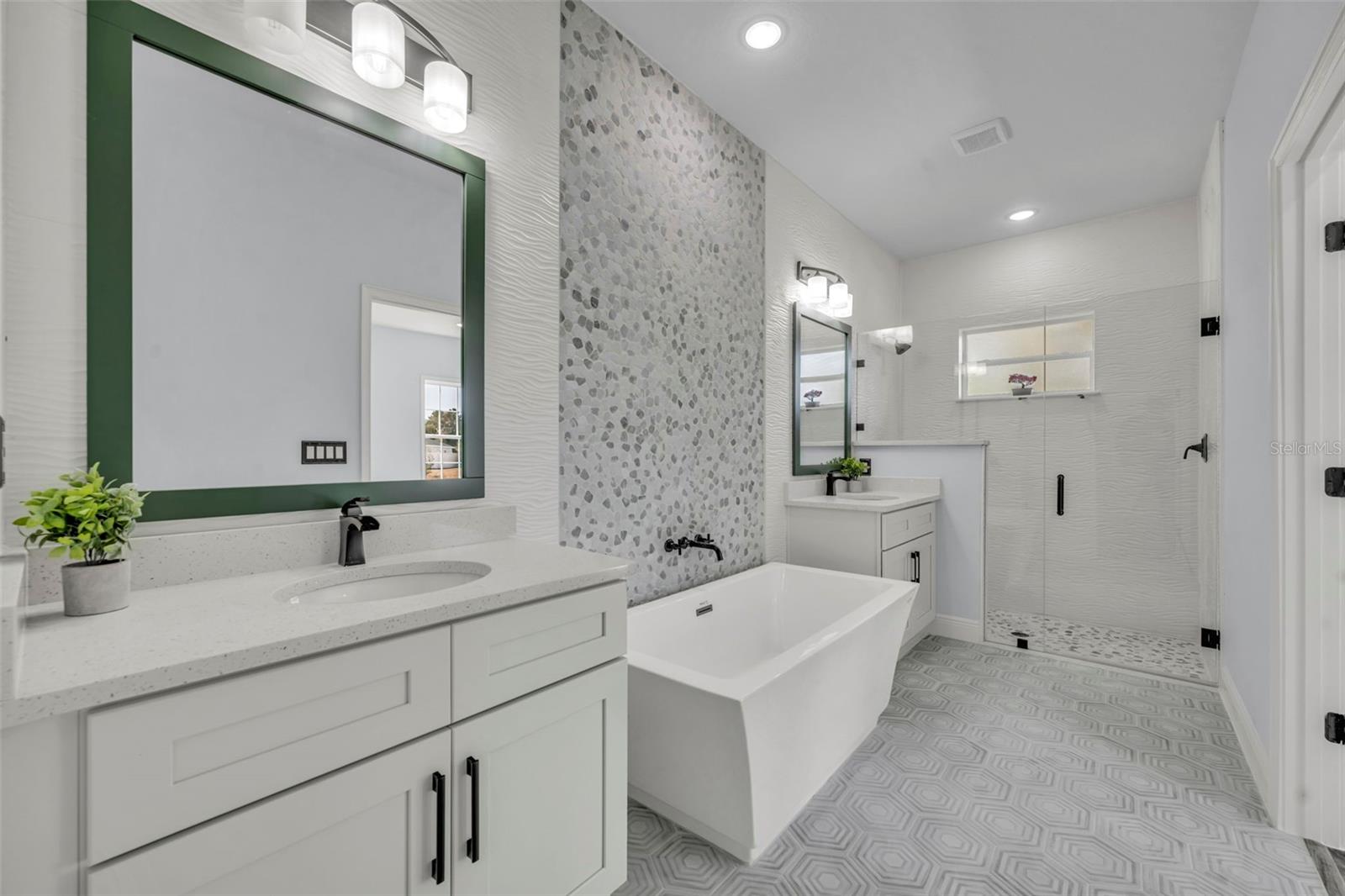 256 HIBISCUS LN