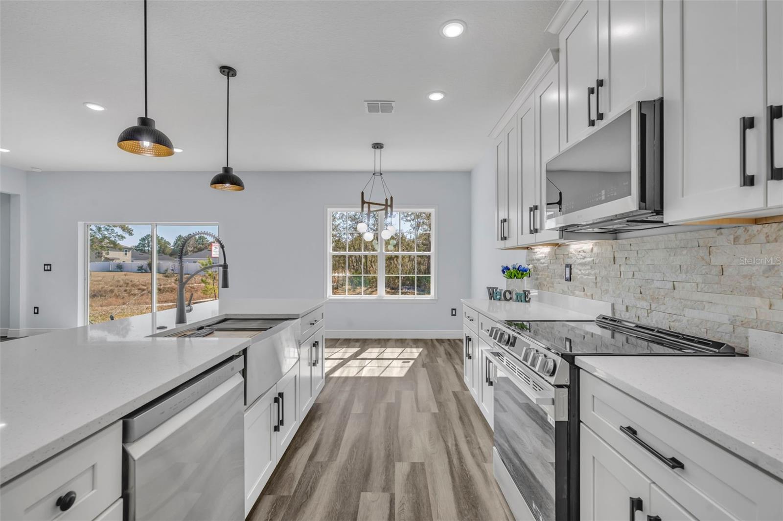 256 HIBISCUS LN