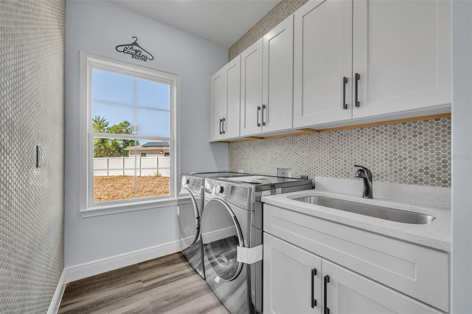 256 HIBISCUS LN