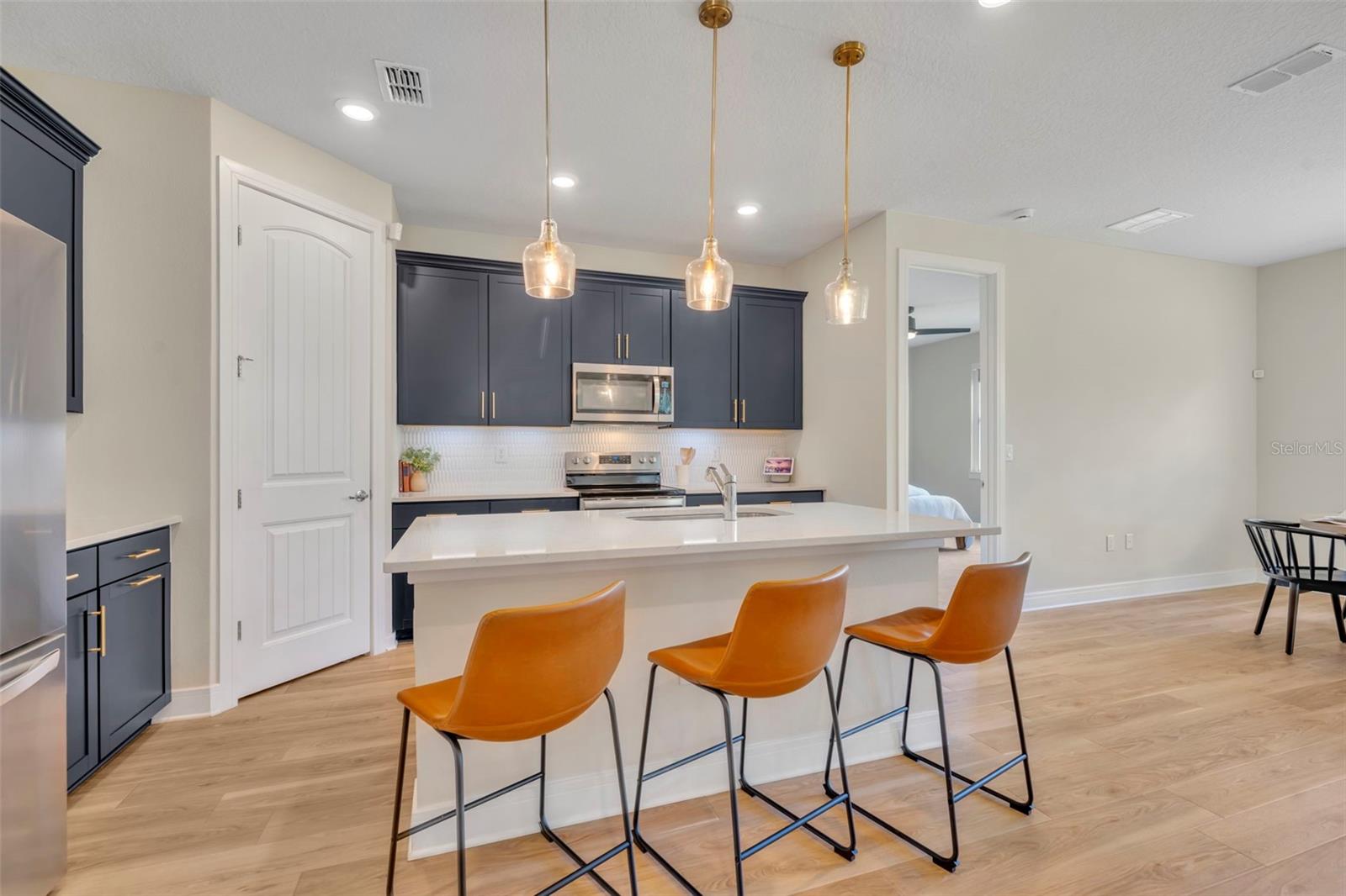 5346 ROYAL POINT AVE