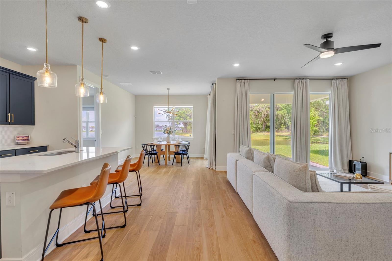 5346 ROYAL POINT AVE