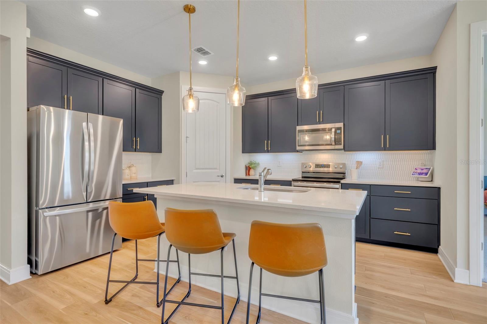 5346 ROYAL POINT AVE