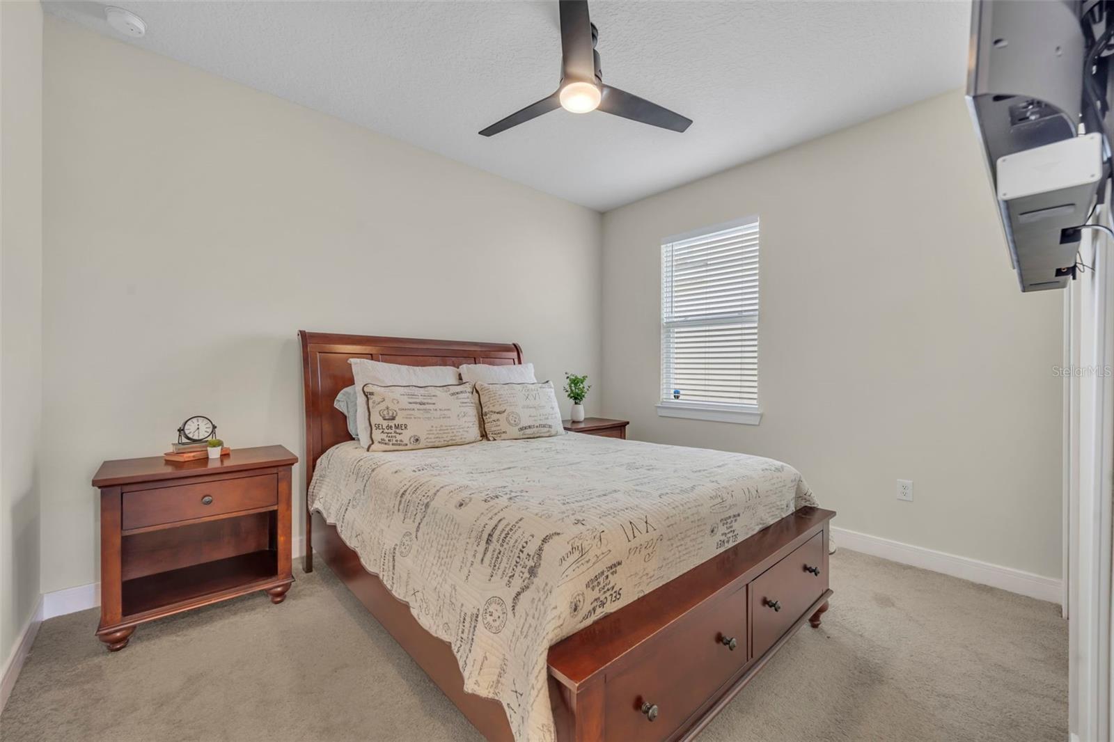 5346 ROYAL POINT AVE