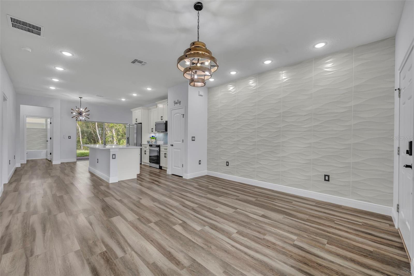 47 ORCHID CT