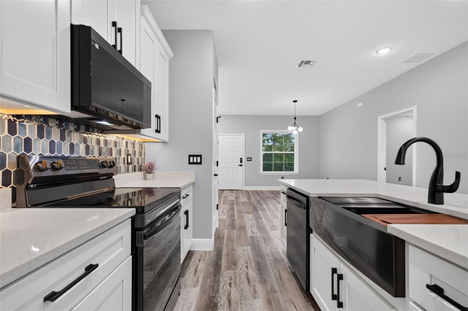 47 ORCHID CT