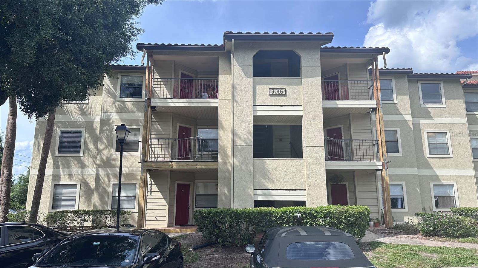 3016 PARKWAY BLVD #101