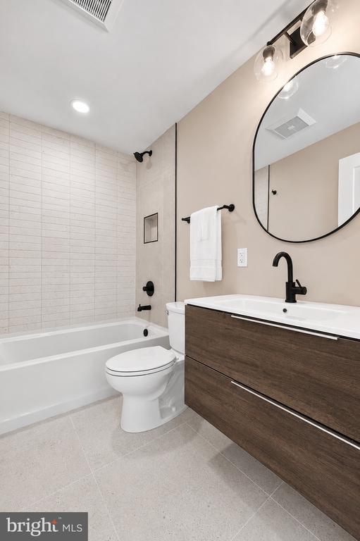 11 S ACADEMY STREET Unit: C