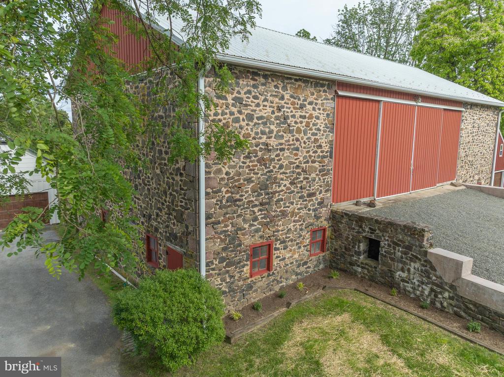 639 OLD AIRPORT ROAD