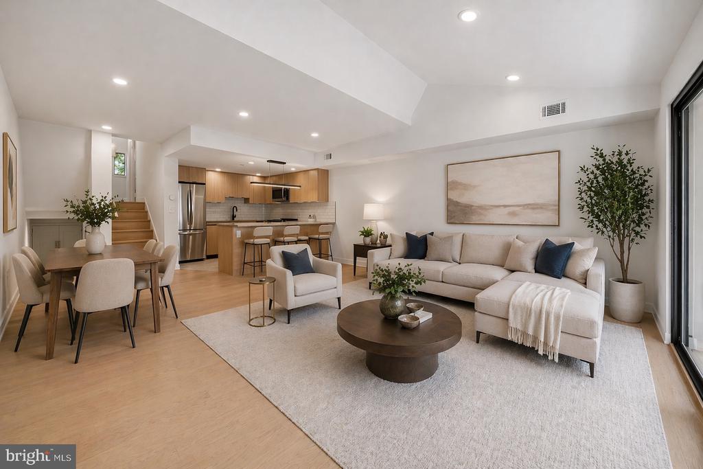 30 N WATERLOO ROAD 30