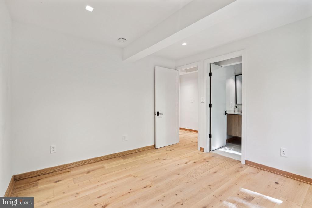 1848 MALLARD LANE