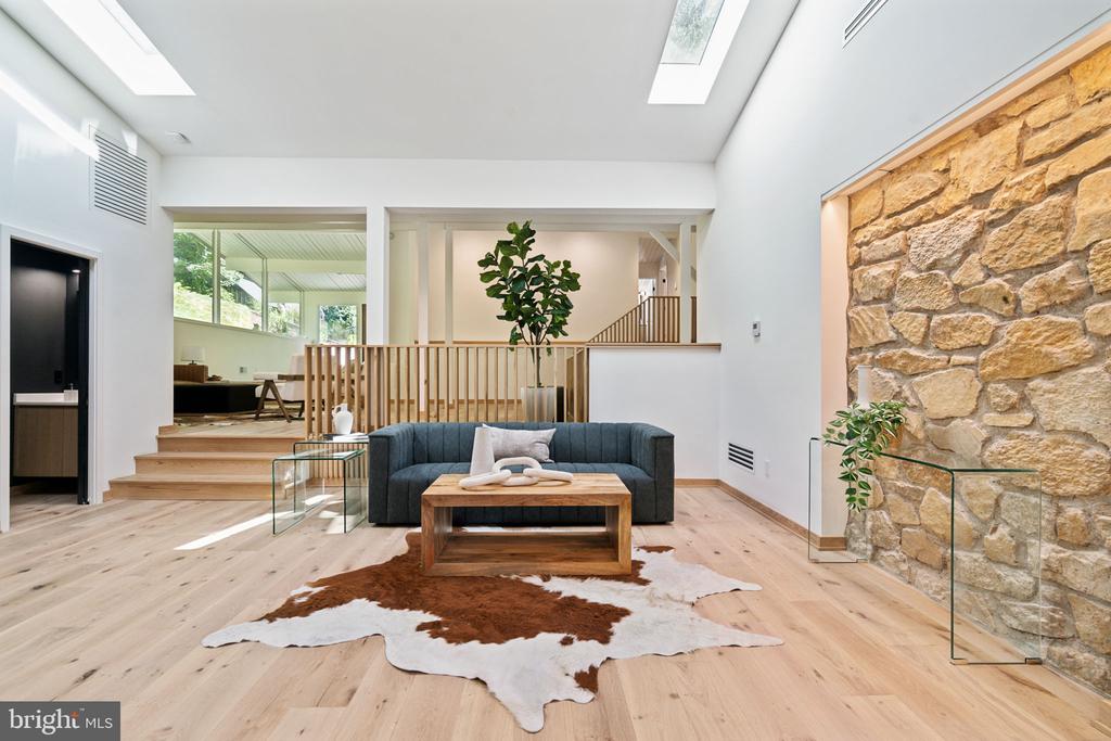 1848 MALLARD LANE