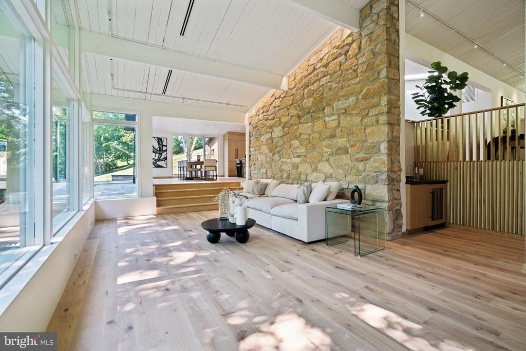 1848 MALLARD LANE