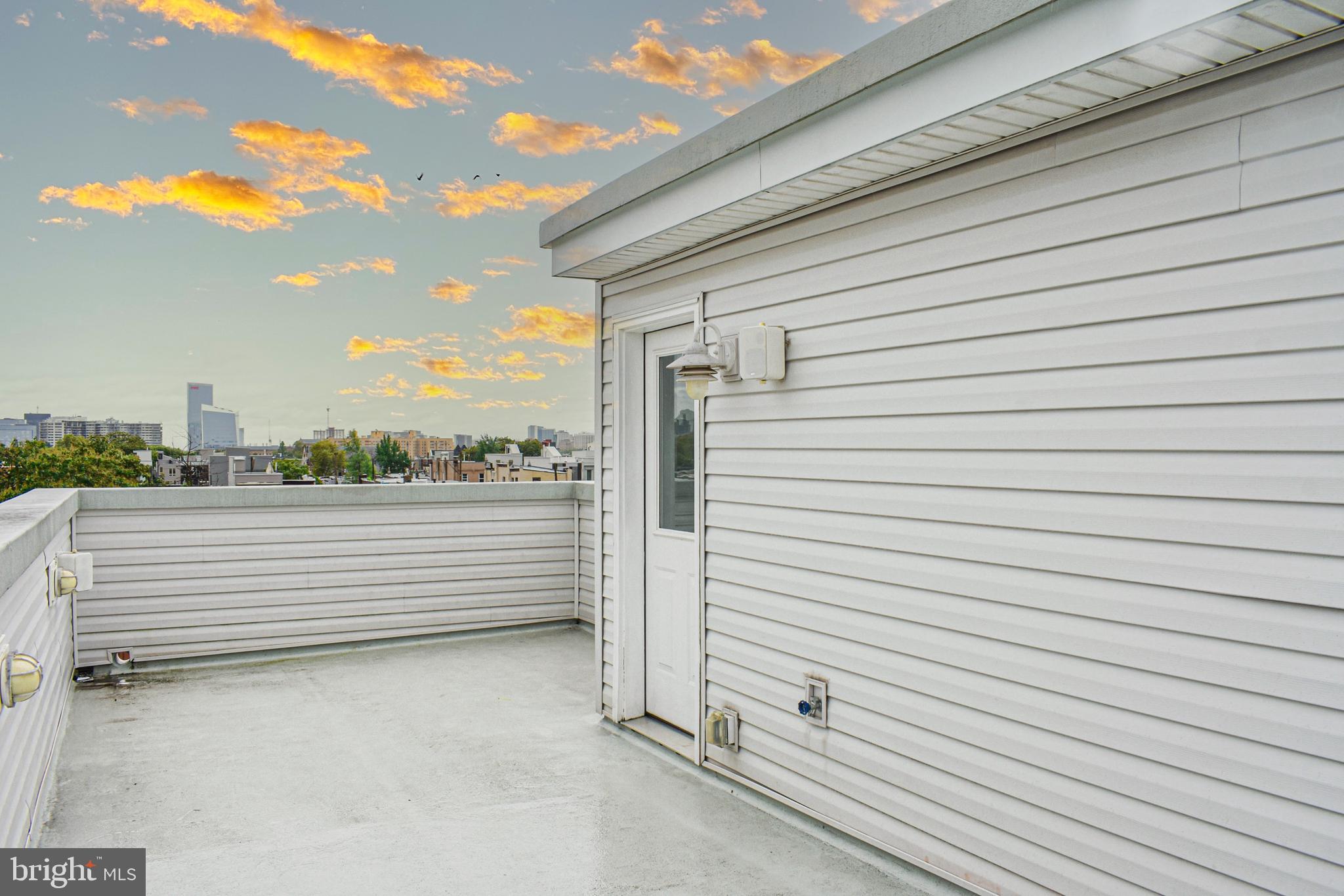 2440 W JEFFERSON STREET