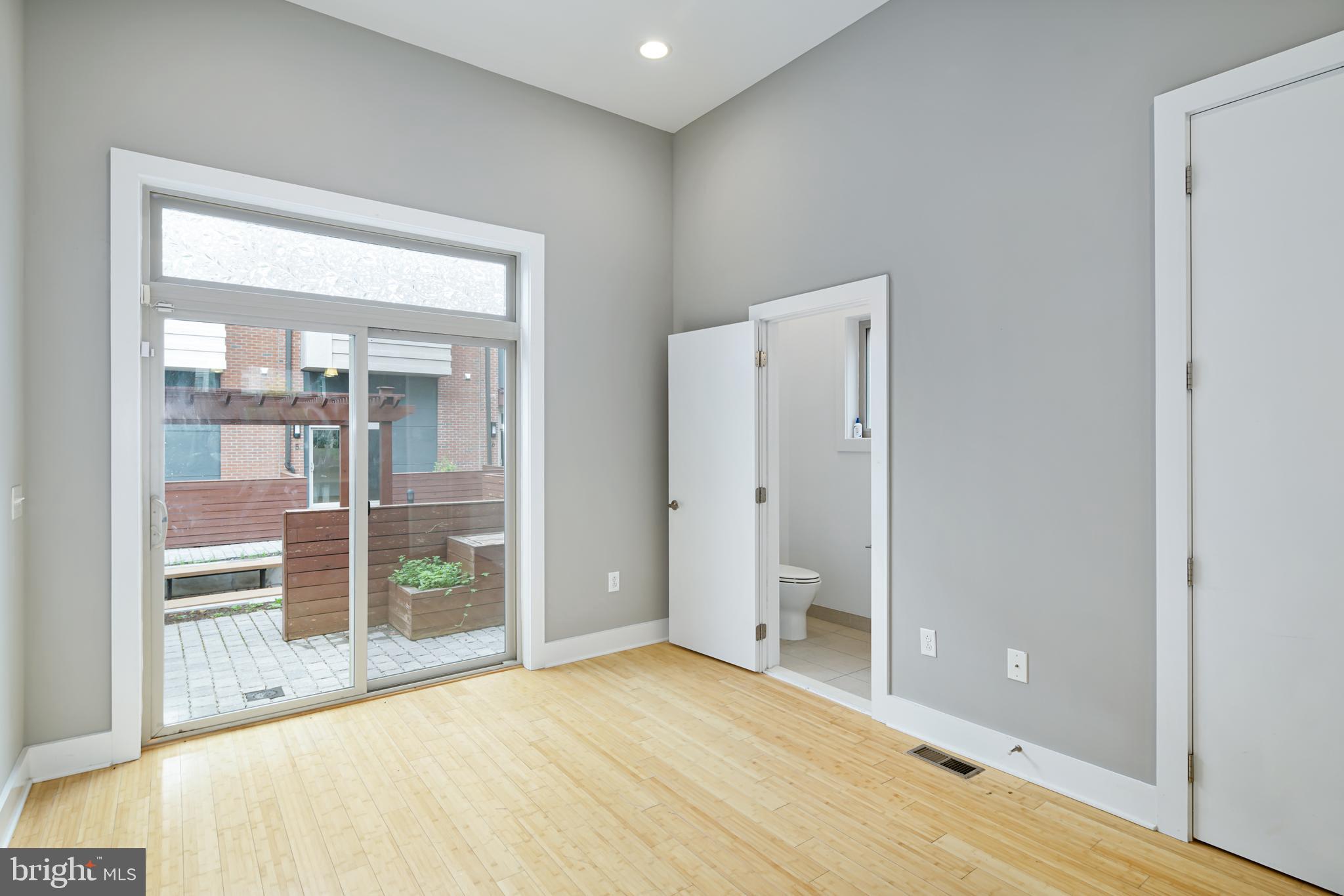 919 N 5TH STREET 22