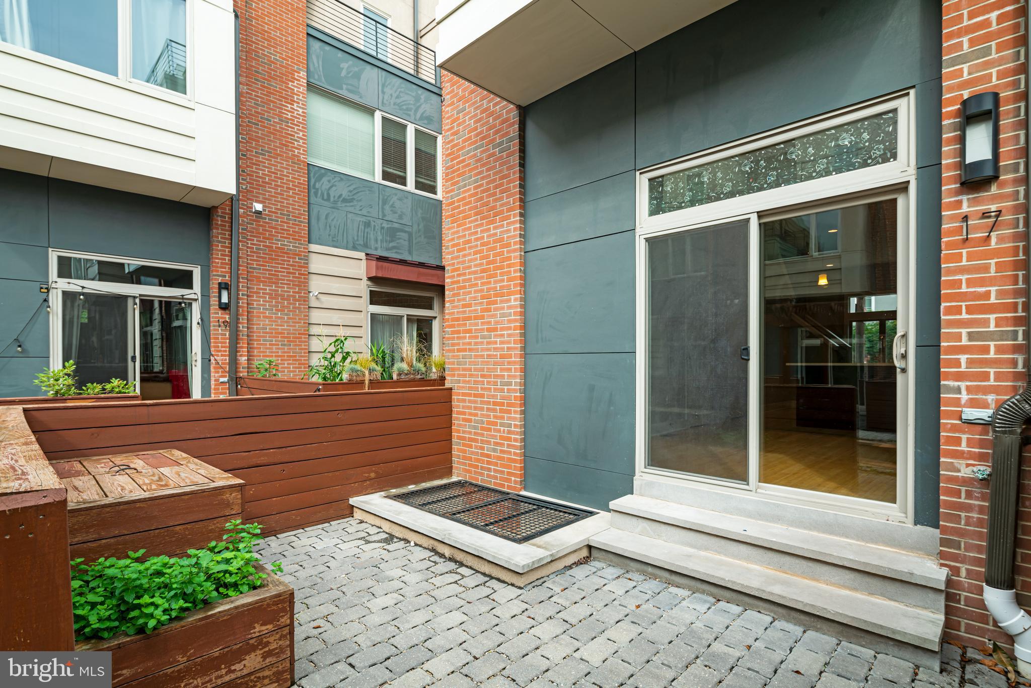 919 N 5TH STREET 22