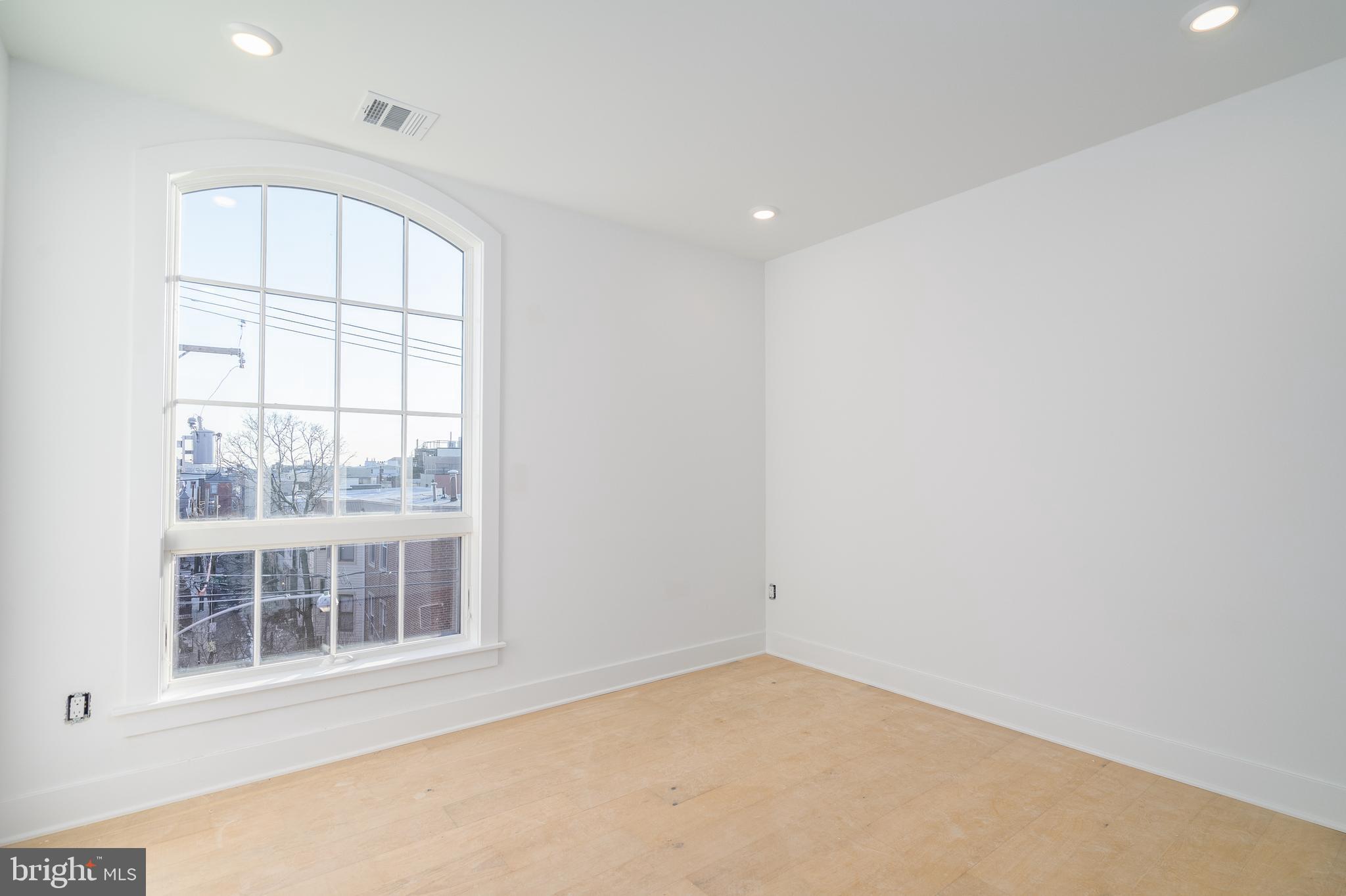 825 BAINBRIDGE STREET 401