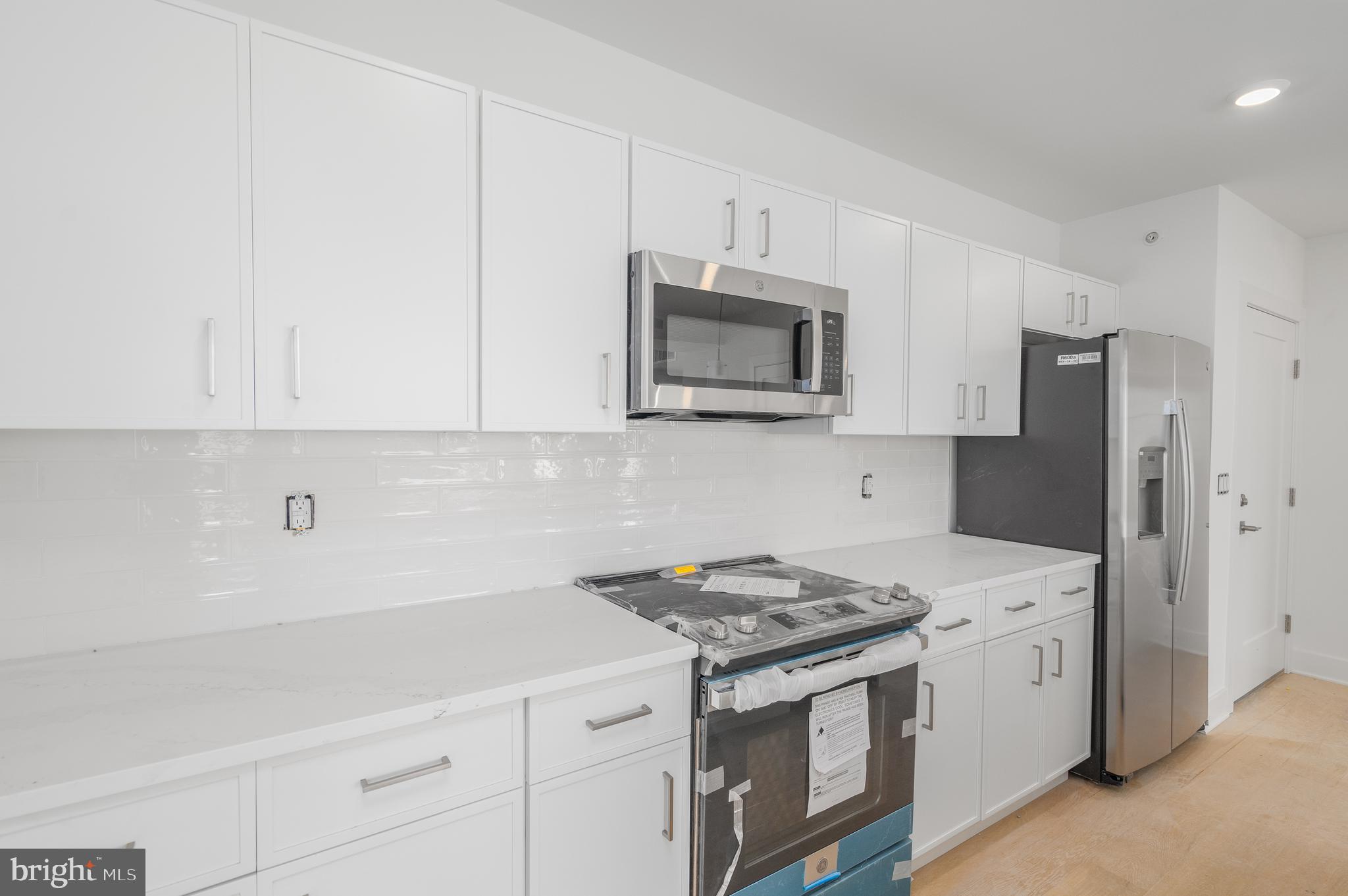 825 BAINBRIDGE STREET 401