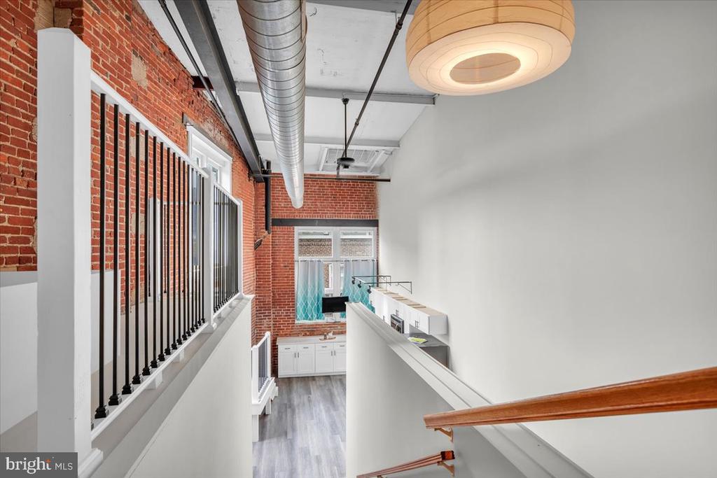 810 N HANCOCK STREET 7