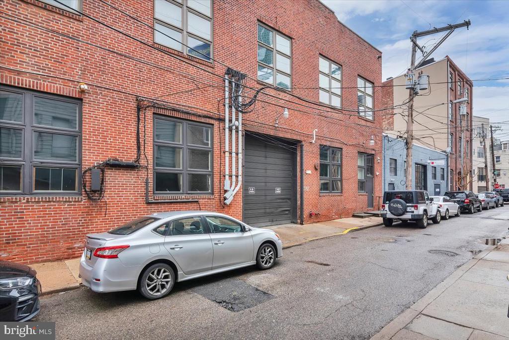 810 N HANCOCK STREET 7